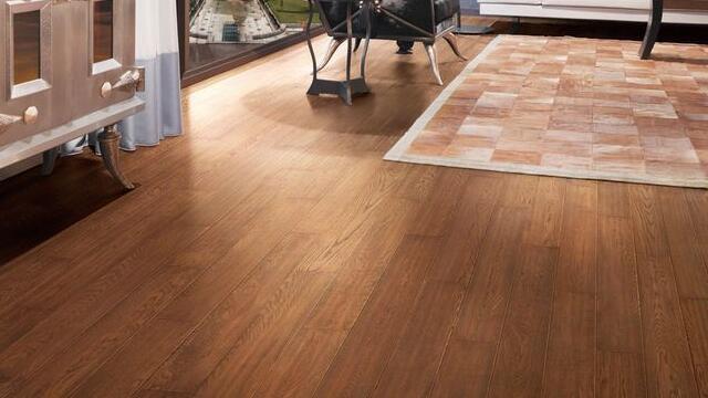 地面装修到底铺地砖还是地板?看完老师傅总结,你绝对心中有数