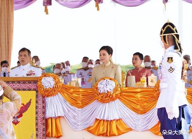 发型 44岁苏提达颜值越来越高,精心塑造女神人设,穿搭得体新发型惊艳