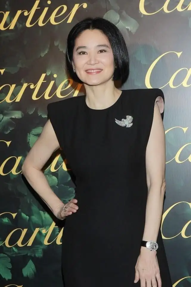 连衣裙|有一种长相叫“富贵脸”，有这4个特征的女人，年纪越大越吃香