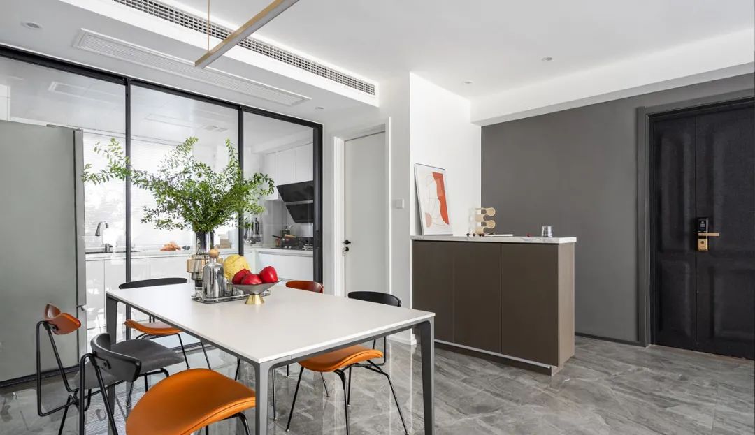 140m2只花11w:这个清新的极简家,满足了全屋收纳+超高颜值!