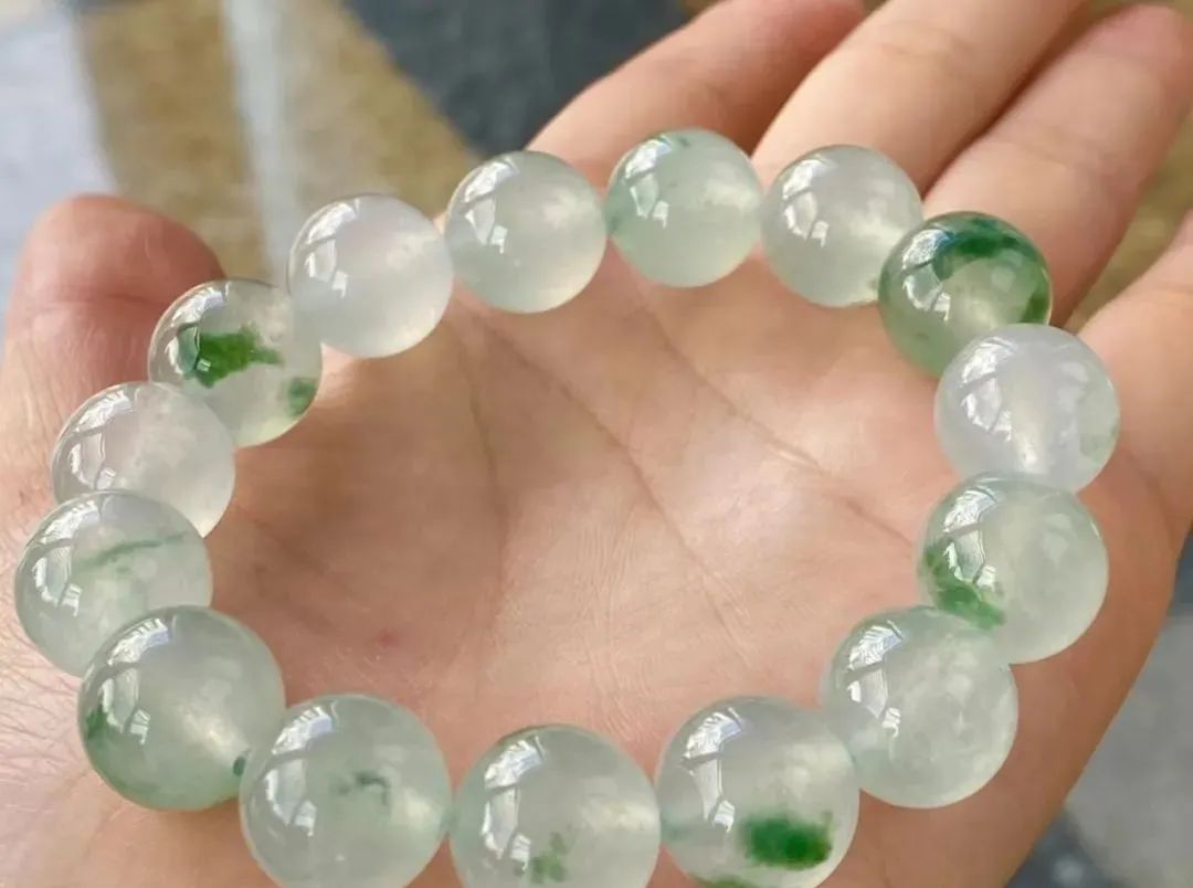 |翡翠的“起莹”和“起胶”究竟有什么不同，你知道吗？