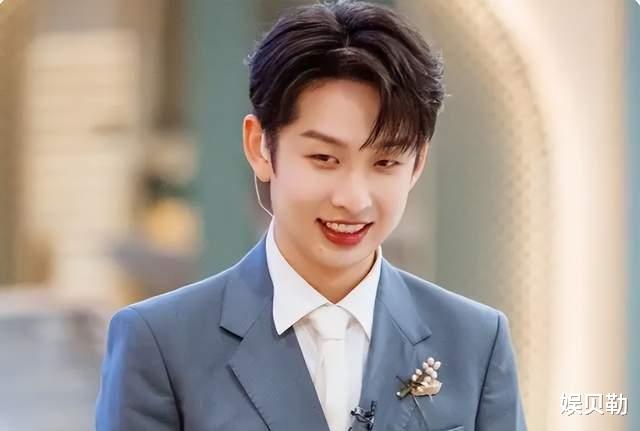 亚马逊|冲着汪涵何炅看新综艺，却被谢娜接班人吸引，身高176cm气质出众