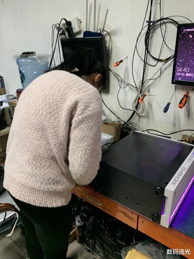小姐姐|小姐姐卖RTX2060主机，1500元回收真是赚翻了，真不能怪我心黑！