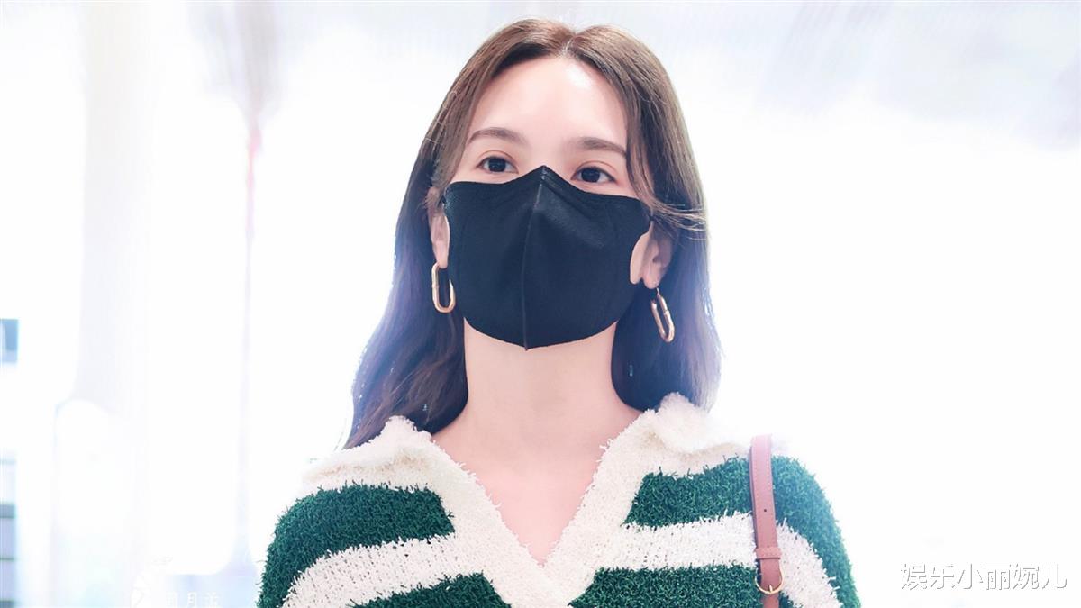 杨丞琳|海鲜论风波扩大!杨丞琳终于现身,面无表情和粉丝打招呼