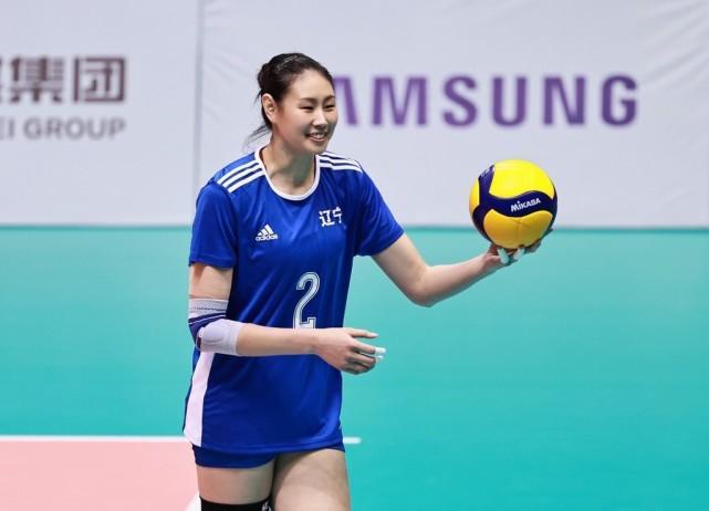 颜妮|女排重建开始，35岁颜妮走上新岗位，薪水待遇曝光，郎平没看错人