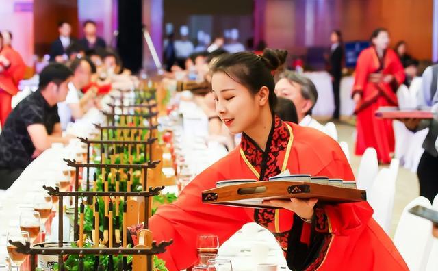 职业教育|中高技师将于硕博同等待遇,技能人才得到重视,职业教育向上发展