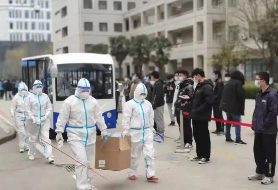封校之后的摆烂大学生,窝在宿舍共分成6种人,谁安装的摄像头?