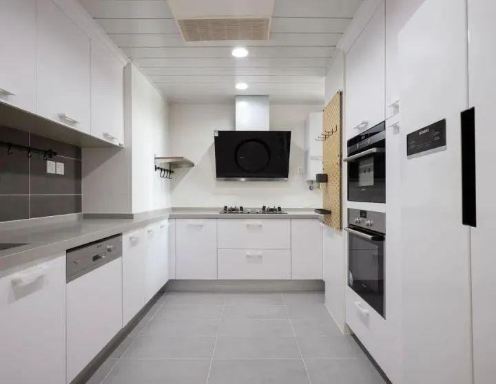 厨房收纳才不难，这些超好用的厨房收纳方法，大部分的家庭都能照搬