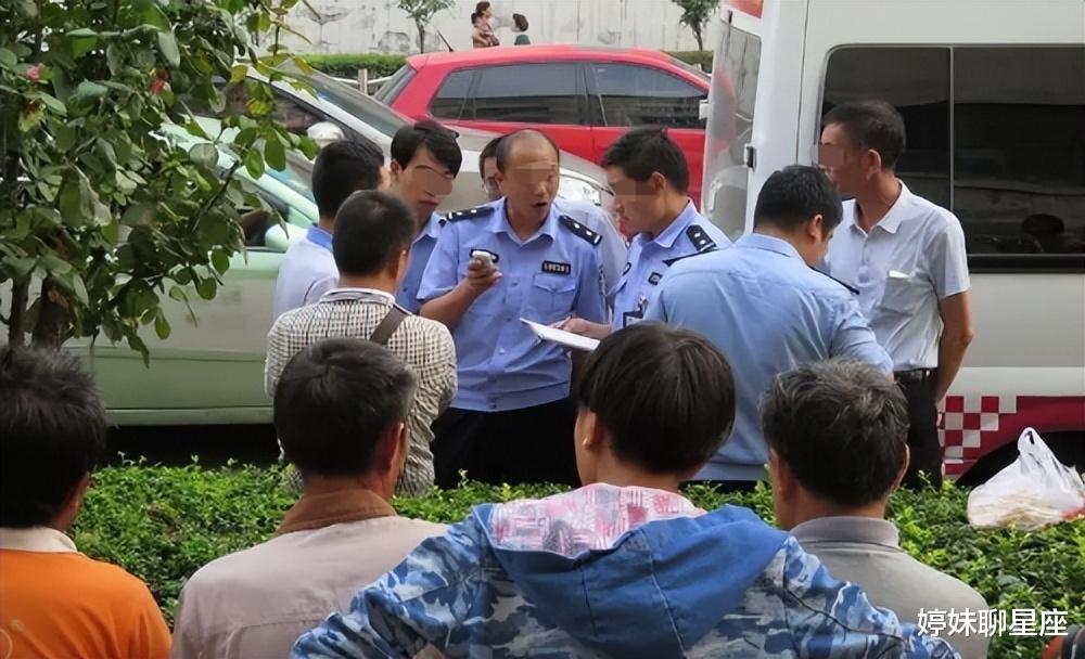 大爷狂扇不让座小伙巴掌后猝死,家属索赔50万,郑州法院判了