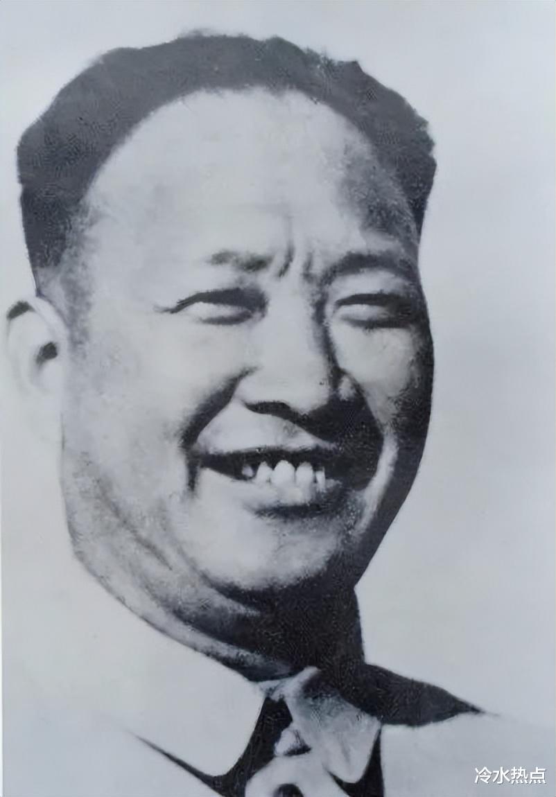 1943年，因县长被杀抓了70多名凶手，杨奇清调查凶手竟是县长侄子