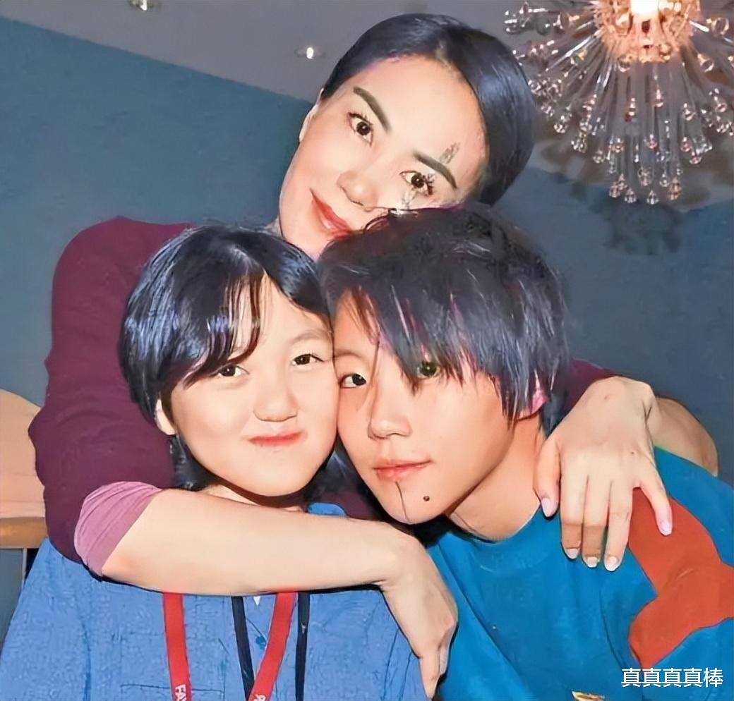 李嫣|同样是泳装,王菲的女儿,焦恩俊的女儿,贾静雯的女儿,有差吗?