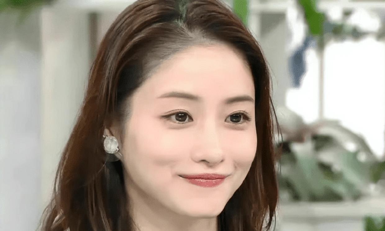 石原里美 石里原美产后复出的状态绝了，36岁凭颜值依旧登上热搜，元气满满