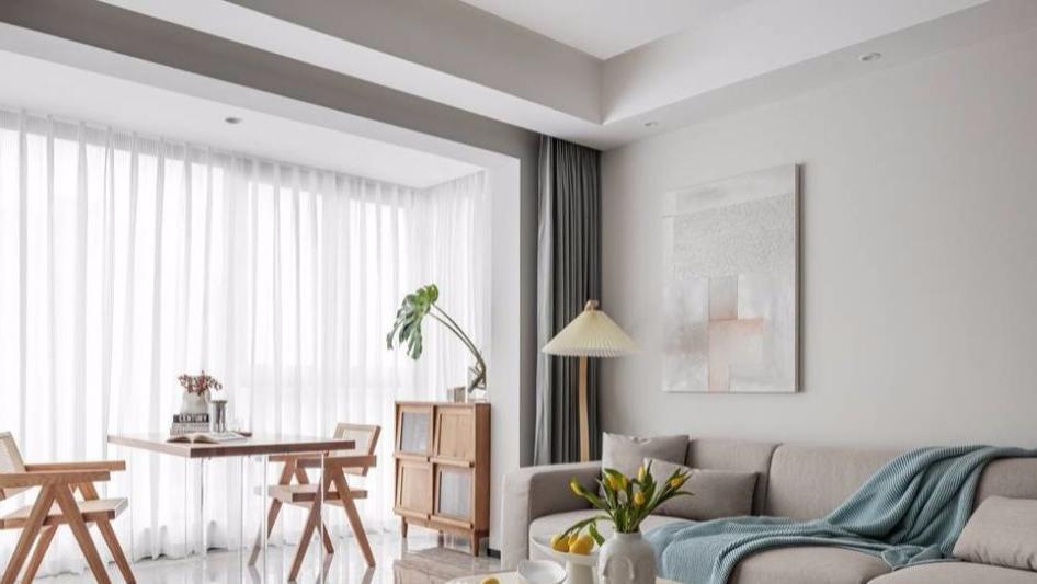 她家130平，全屋自然通透，墙面不做任何造型，简约大方耐看极了