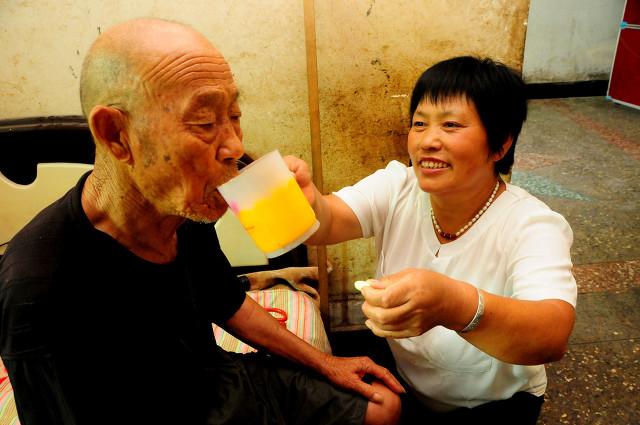 64岁阿姨倾诉:两次改嫁都不如人意,今后将何去何从?