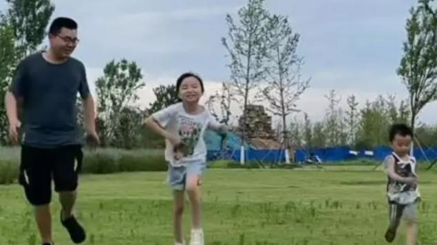 官宣|错换二审官宣后，这三张图片让网友格外心疼，特别是第三张图片