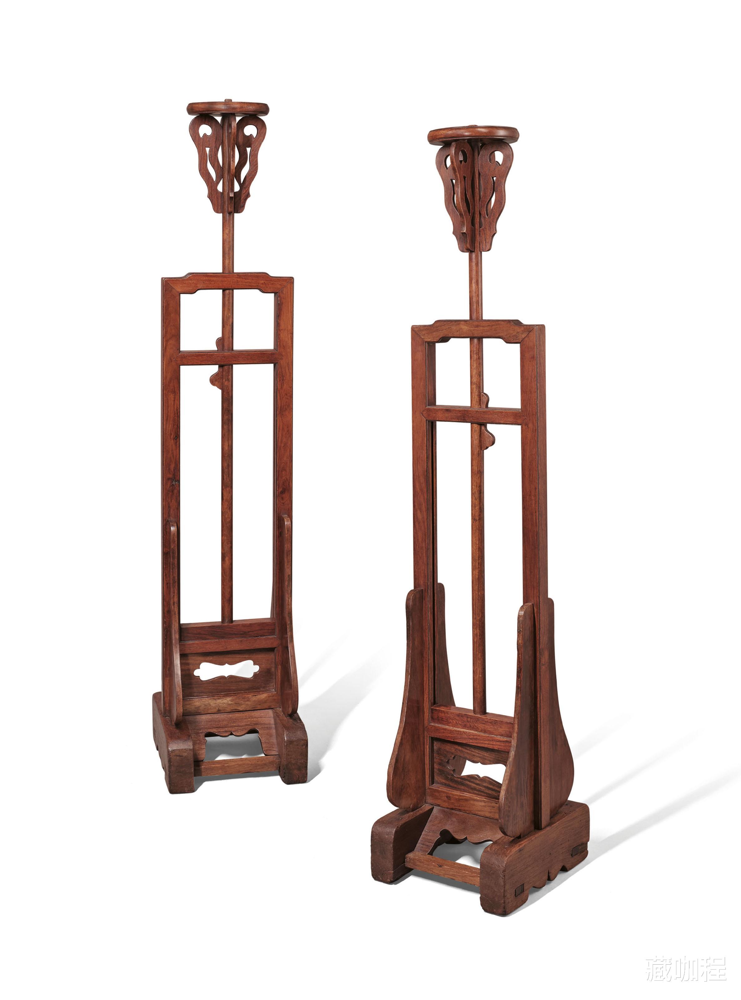 |黄花梨灯台已然稀有，三足着地的更是只此一例