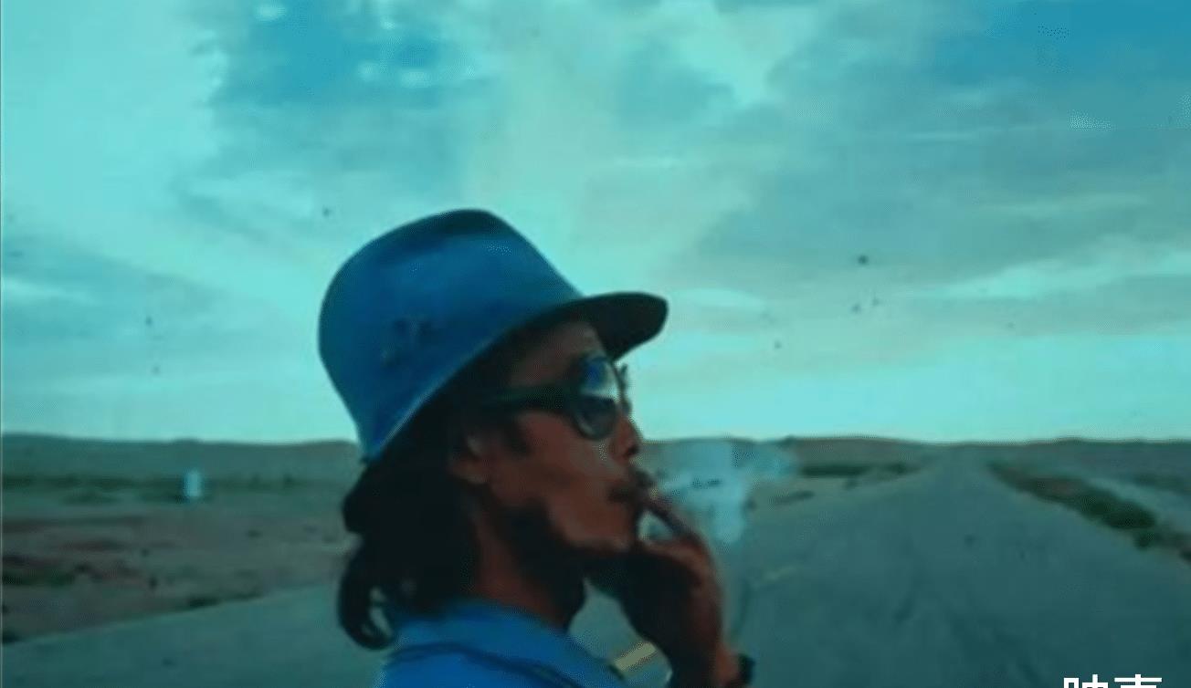 自驾|35年拉“房车”徒步30万公里，“天下第一疯”谢建光，长眠于拉萨