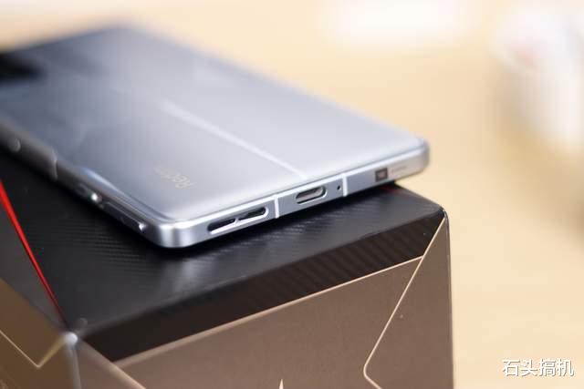 联想|Redmi K50电竞版正式发布!首发开箱上手:红米颜值最高的手机