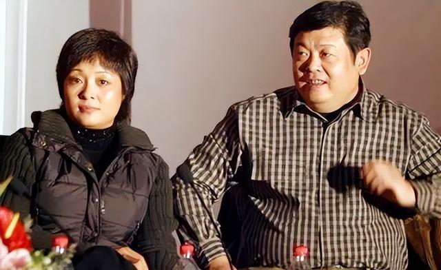 郭德纲|傅彪病逝后不改嫁，待公婆如亲生父母，张秋芳：永远都是傅家人