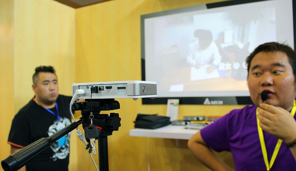 童蕾|温州首富周旭辉堕落往事：娶女星为妻，败光50亿，坑惨4.5万股东