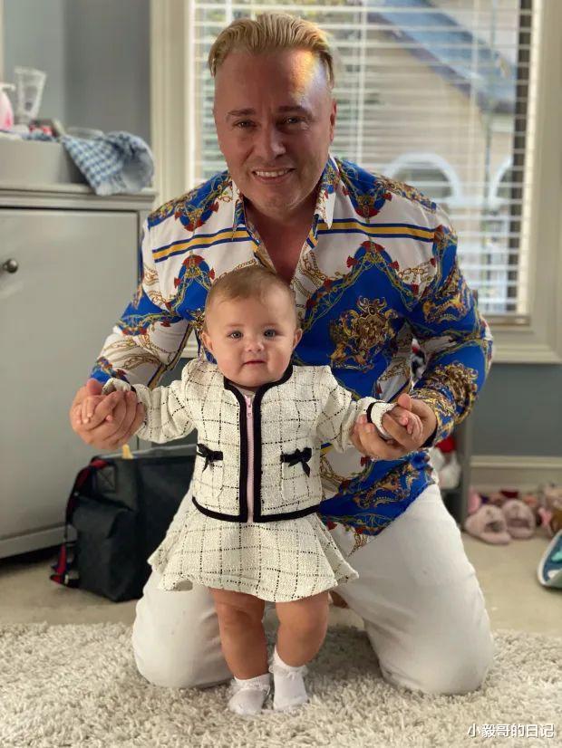 小姐姐|著名同性恋人接连造娃,不停给娃们买奢侈品,网友:有钱任性