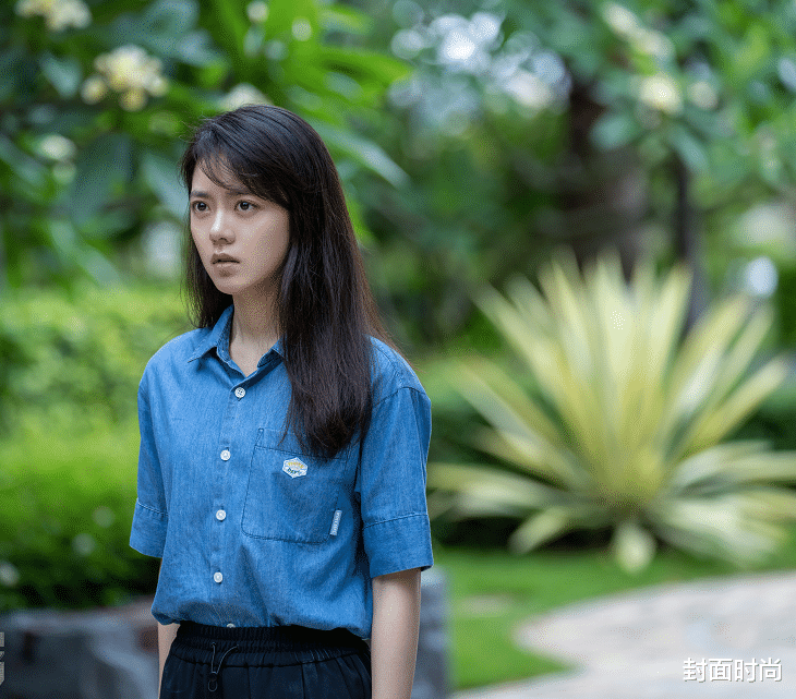 穿衣搭配|《开端》赵今麦一件衬衫从头穿到尾，配阔腿裤挺经典，挺接地气的