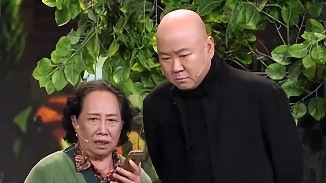 霍云龙|20次登春晚，56岁未婚无子，因8个字被索赔1亿，郭冬临如今怎样了