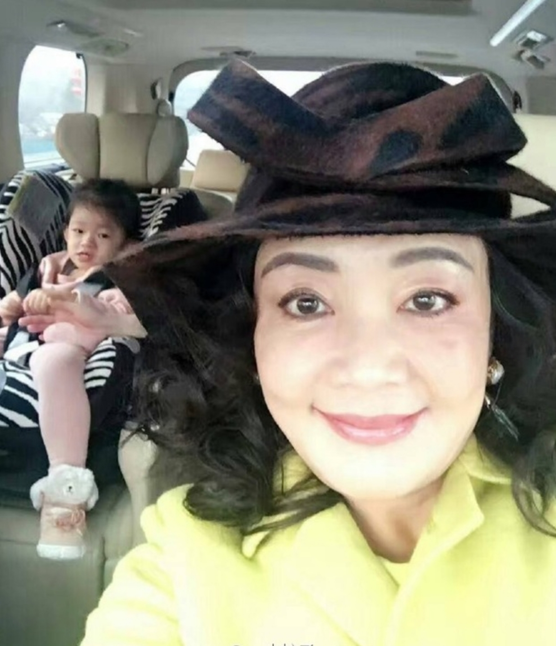 张兰|母亲张兰谈孙子抚养权情绪崩溃,透露汪小菲失眠,疑似指责大S不懂感恩