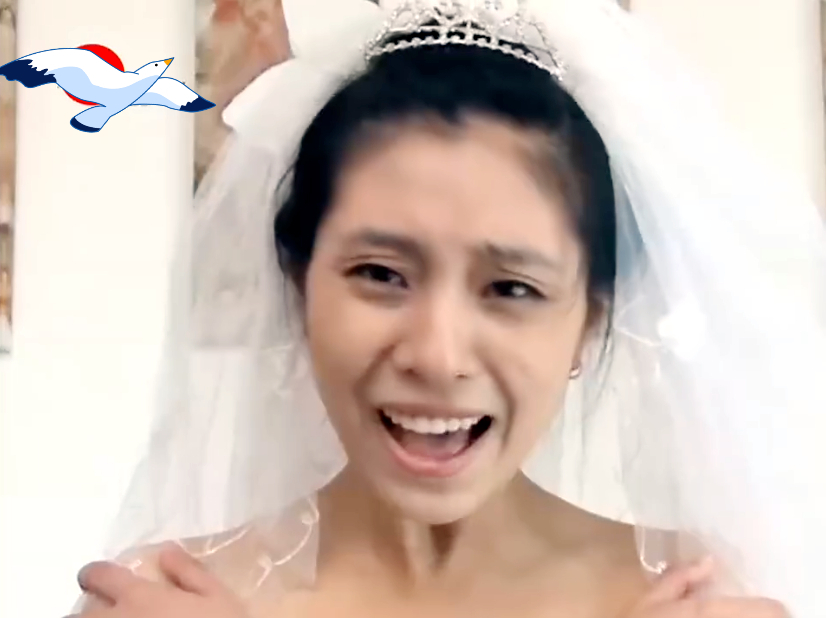 走光|新娘抹胸婚纱脱落,在亲友面前走光,新郎:让我的脸往哪放?