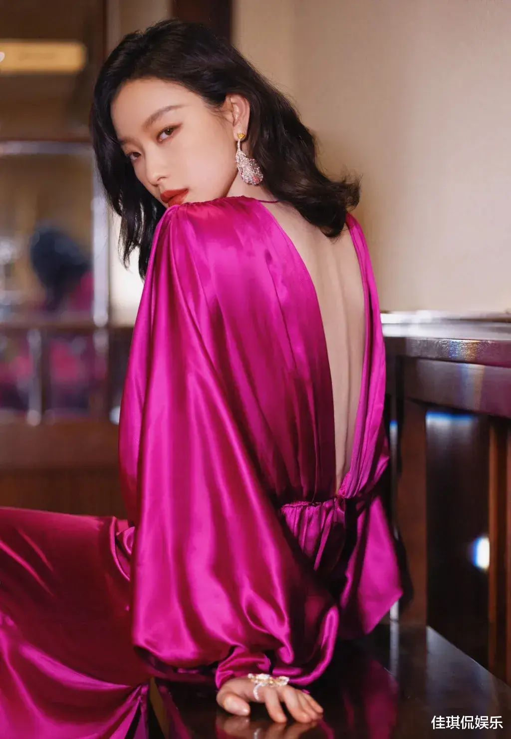 倪妮|金鸡奖提名者表彰仪式：倪妮美翻全场，赚足了眼球，天生丽质难自弃！