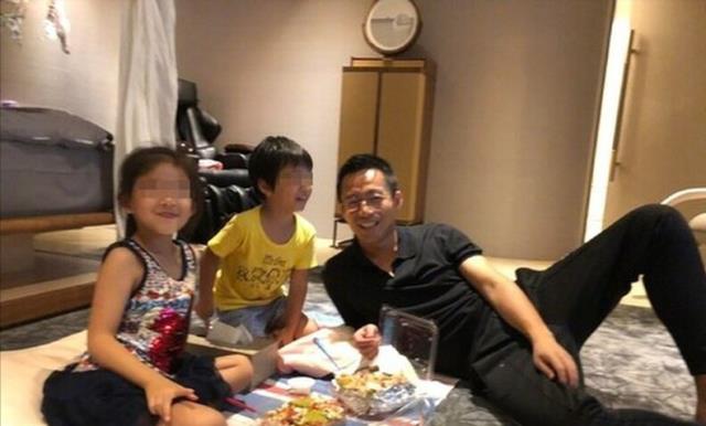 汪小菲|感觉被勒索?汪小菲曝大S服药,每月支付23万人民币抚养费肉痛