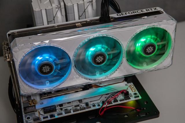 RTX 4080|影驰RTX4080星曜OC评测：雅致纯白高颜值，更有ARGB夺目炫光