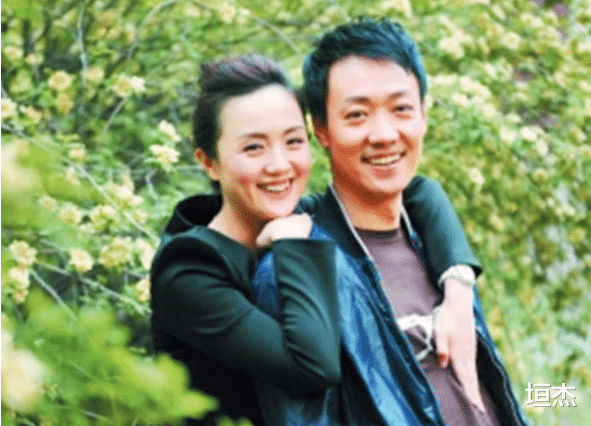 谢楠|9位情史干净的内地女星,把生活过成偶像剧,有人与初恋相守47年