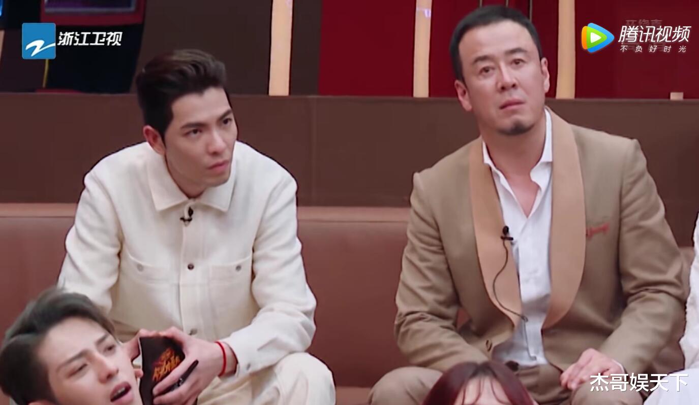 闪光的乐队|模仿的赛制让人喜欢，原创的让人反感，《闪光的乐队》又火又尴尬