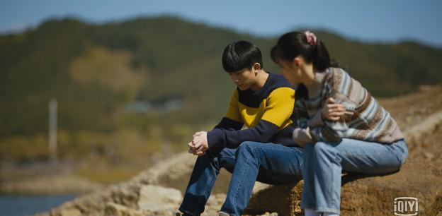 人世间|《人世间》原著:冬梅妈“溺爱”玥玥惹祸端,她的好心,酿成过错