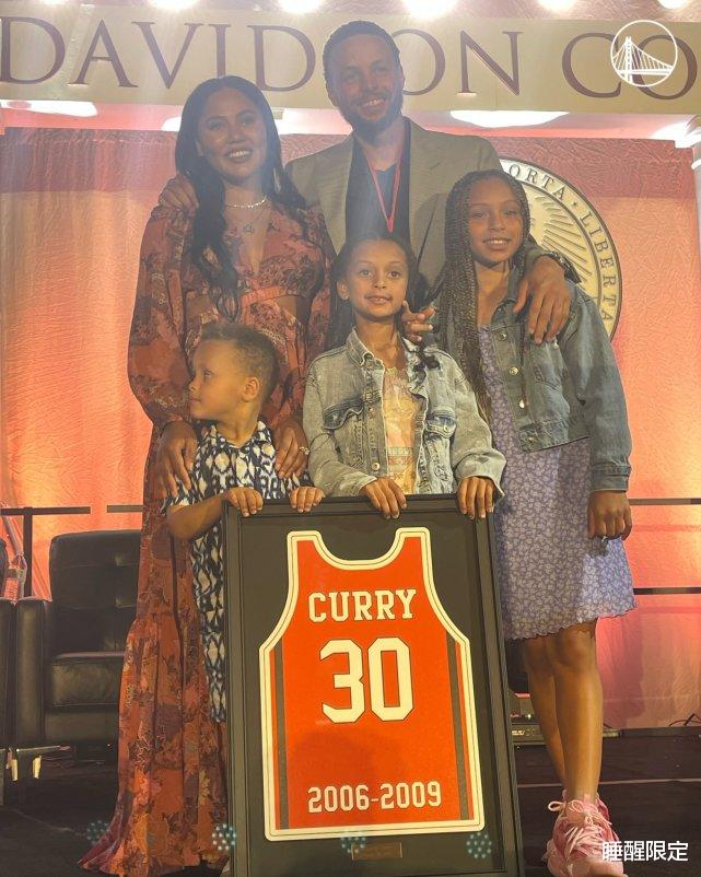 NBA一夜16大动态:湖人拒绝威少4换3交易 库里大学球衣正式退役