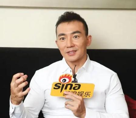 刘畊宏|刘畊宏晒出与言承旭合照，网友：心疼言承旭