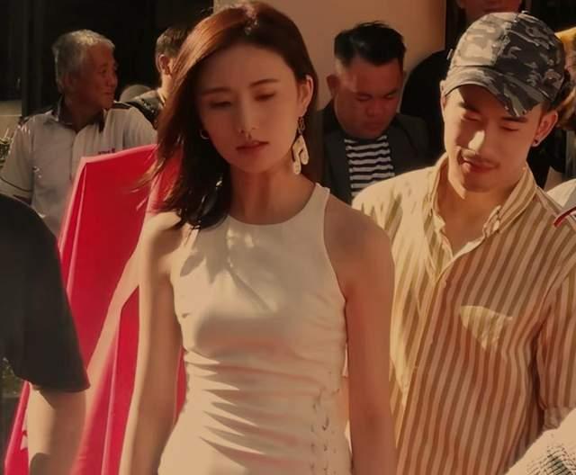 李亚鹏|51岁李亚鹏新妻子太优秀!曾被评为“九大美女”,还是超模总冠军