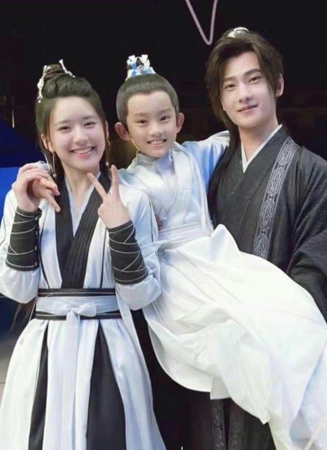 赵露思|杨洋赵露思被爆恋爱?过年期间已见过家长?赵露思方回应来了!