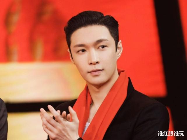 姐姐|给张艺兴道歉的时尚博主，再度发文内涵他，还带上了王一博肖战？