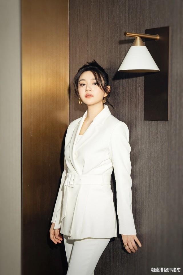 瑞信|陈妍希复出后颜值变了不少，五官带着一种冷冽，感觉不甜美了
