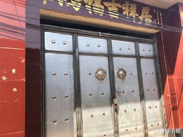 色胆包天!男子当着13岁少女家人的面对其猥亵,理由竟是……