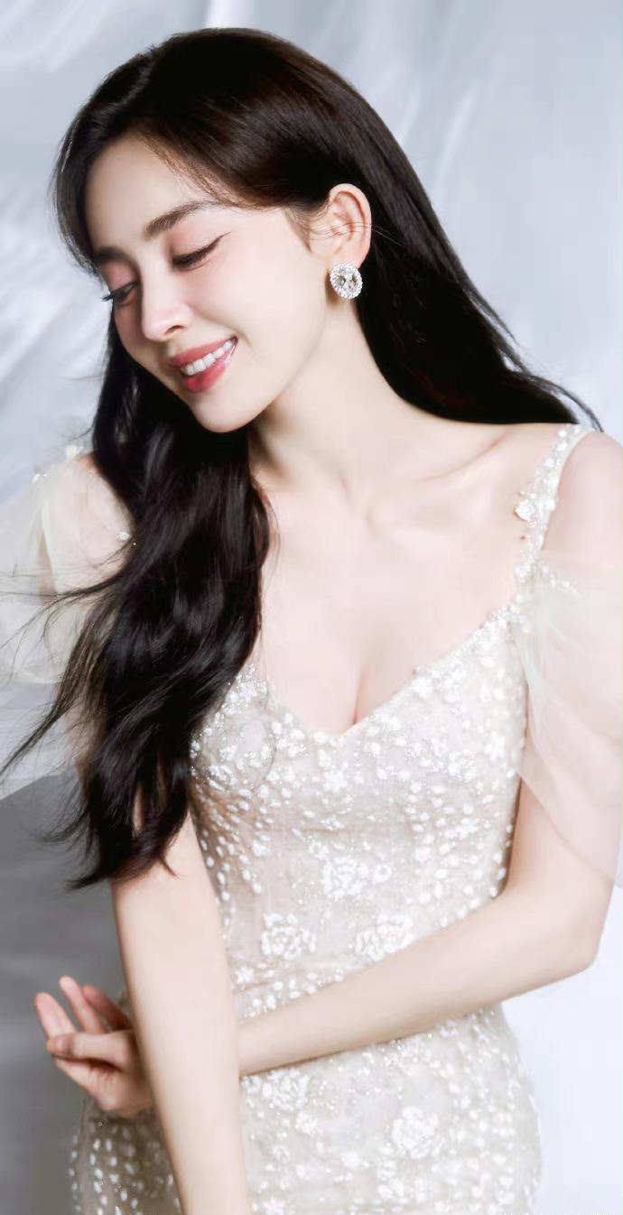 古力娜扎|古力娜扎：霸气侧漏！