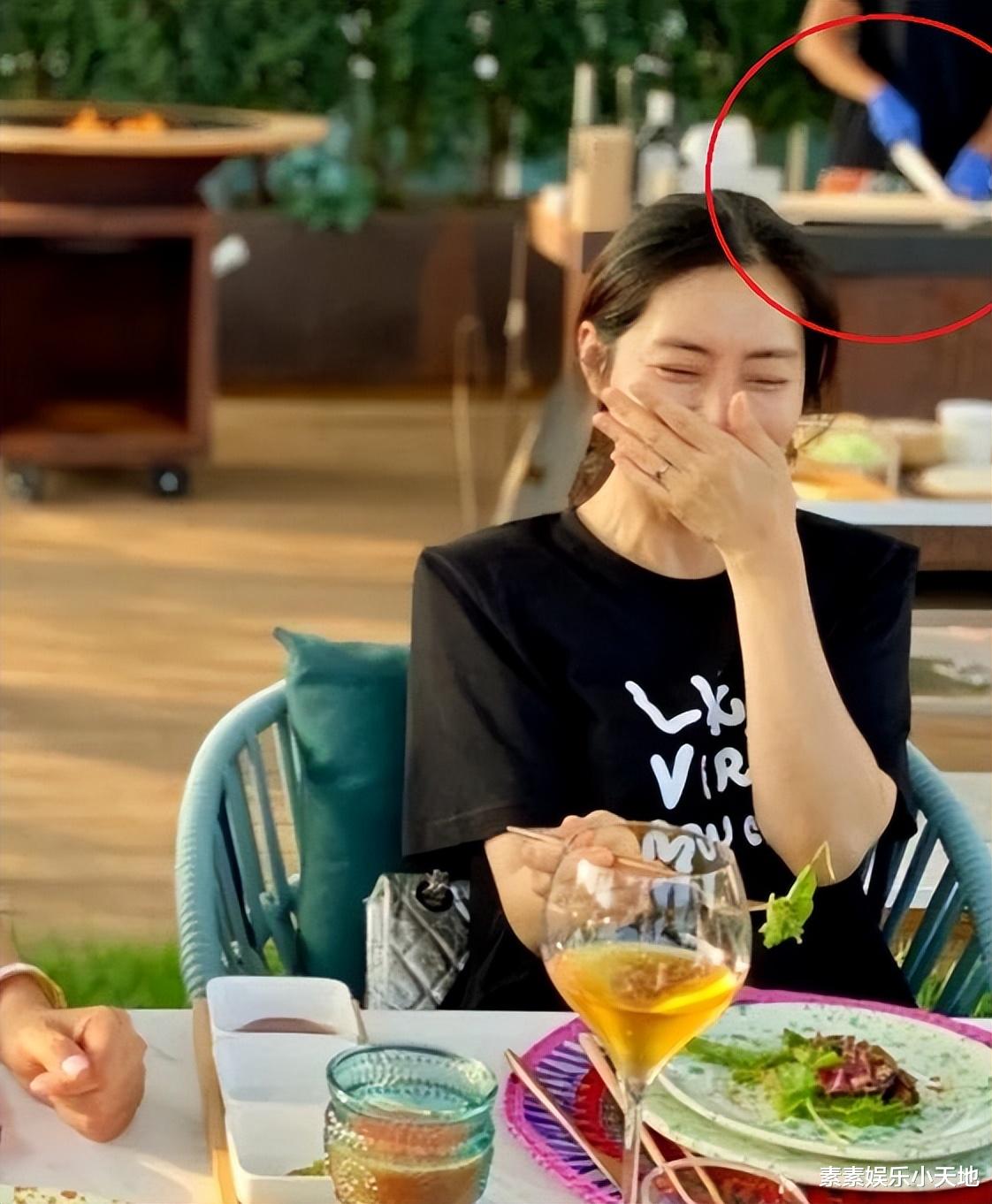 孙艺珍|孙艺珍官宣怀孕后和闺蜜聚会,玄彬为她们做烤肉,宋允儿开心大笑