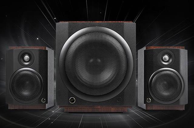 北汽蓝谷|想体验8英寸震撼低音效果？买惠威M80W2.1声道旗舰桌面音箱就行