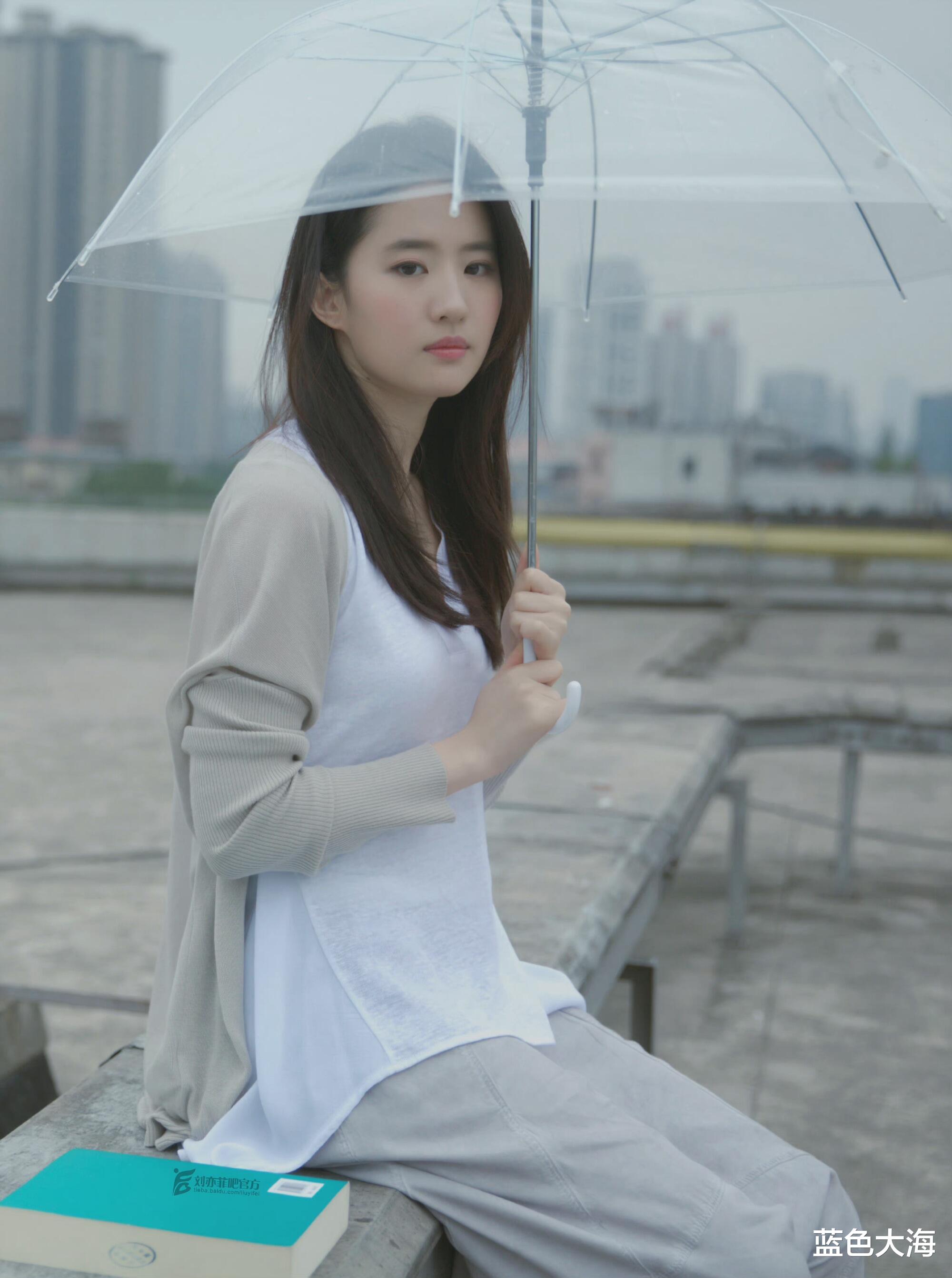 刘亦菲|出道前期的刘亦菲也太惊艳了吧，清纯又灵气，很有“日系美”