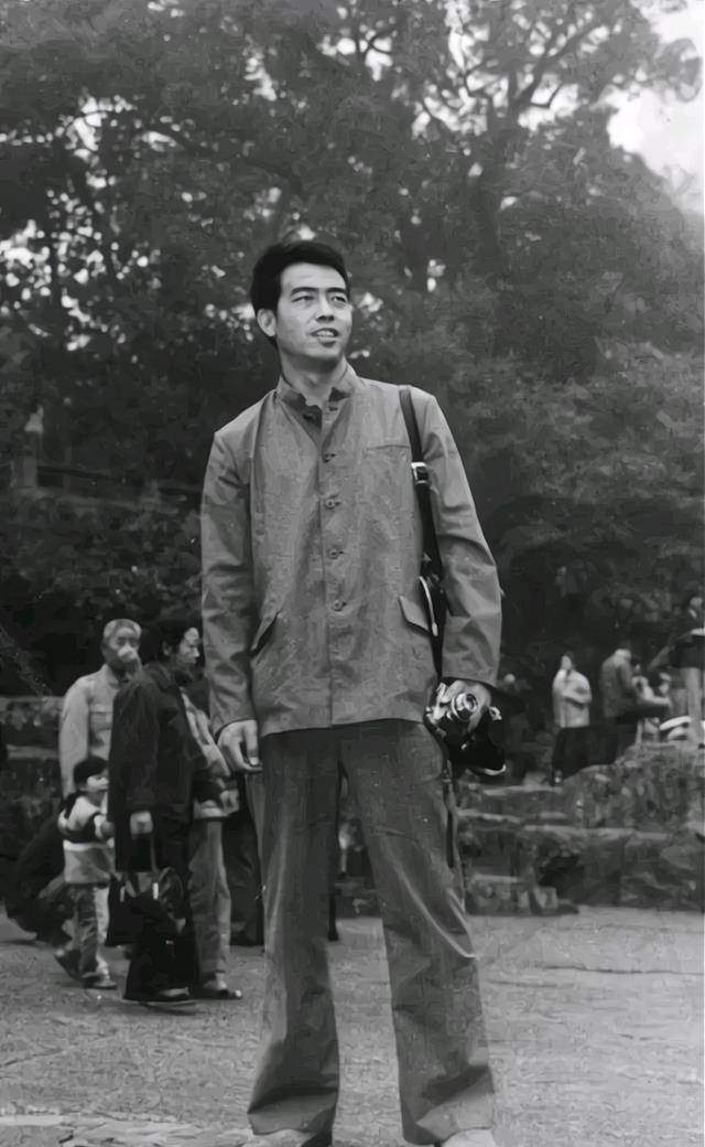 陈凯歌|“京圈太子爷”被曝长跪不起,陈凯歌会原谅他,找回丢失的体面?