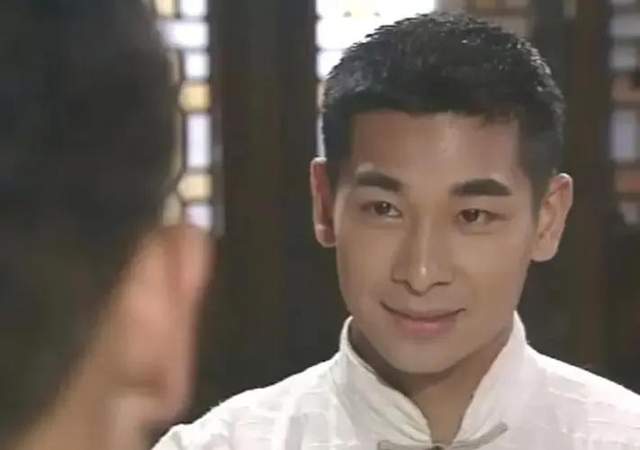 赵文卓|“功夫巨星”赵文卓：和梅艳芳相恋多年，转身娶小八岁的张丹露