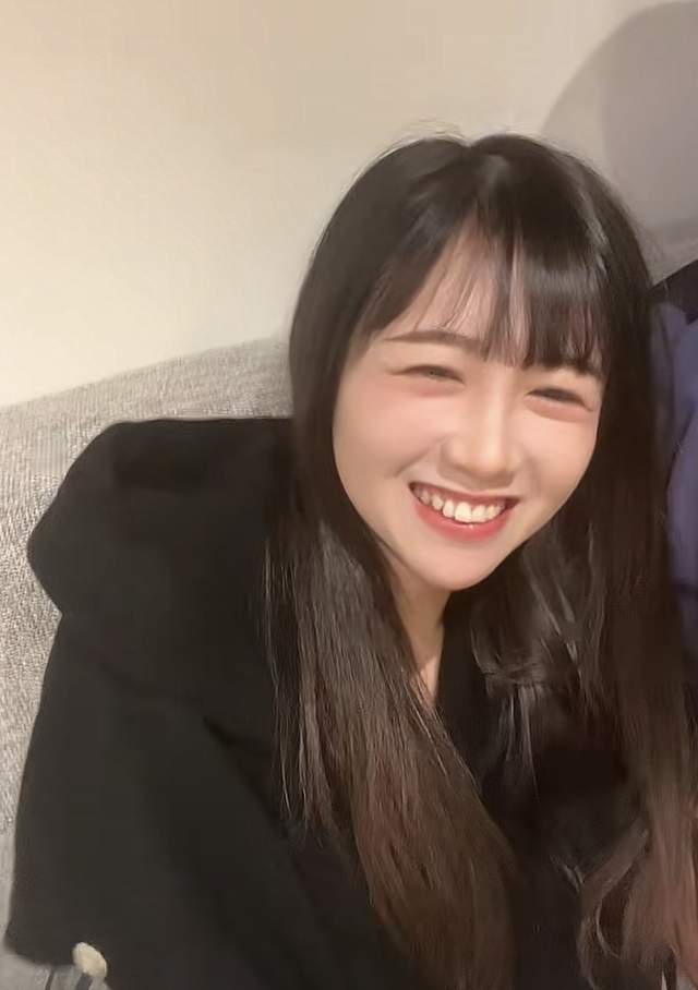 豪门|特步公主订婚后首秀恩爱，自曝与老公是青梅竹马，很是甜蜜