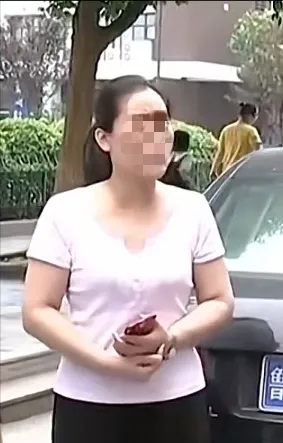 浙江,女子吃自助餐,临走时还要打包带走,被员工制止后火冒三丈,于是便和员工理论了起来
